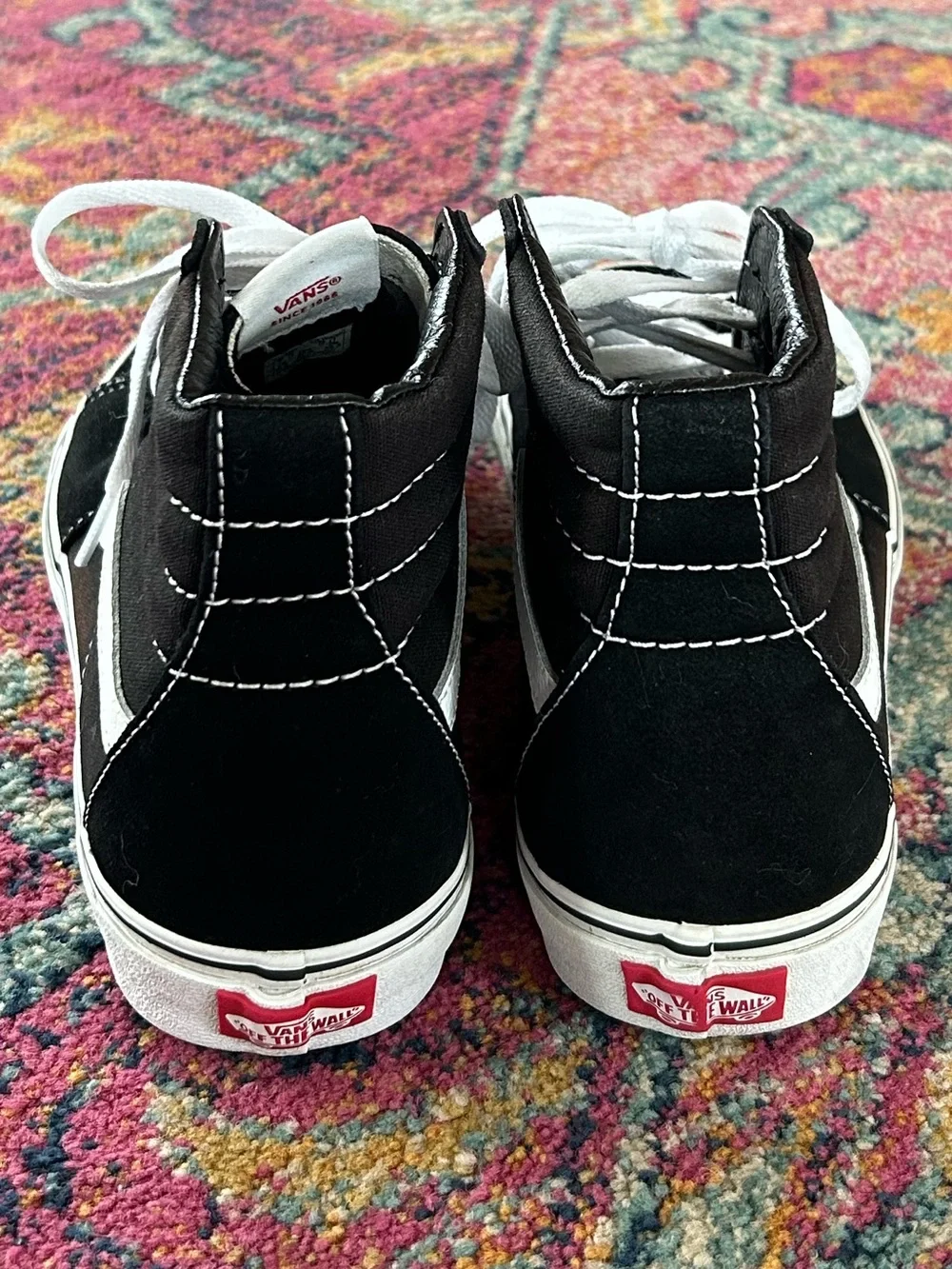 Vans | Unisex Black/White Suede/Canvas High-Top Sk8-Hi Lace Up Sneakers M7.5 W9